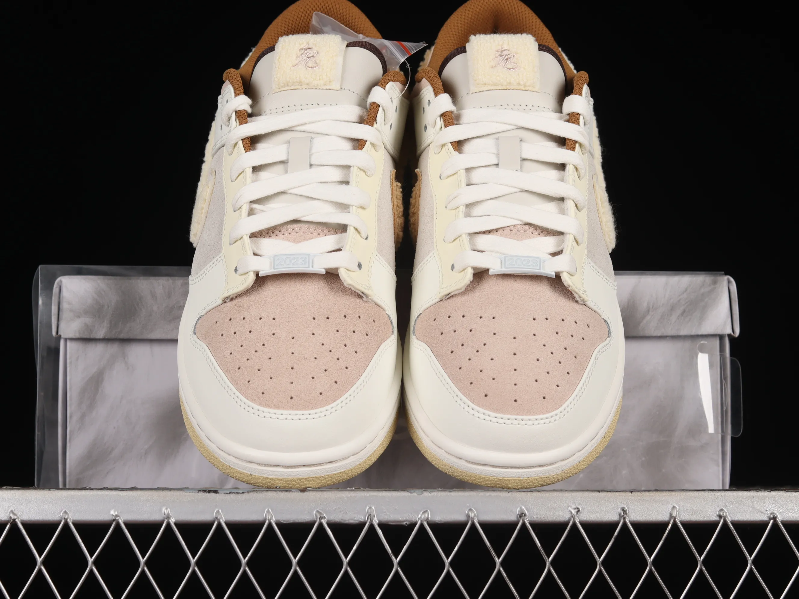 All categories Nk SB Dunk series Nk SB Dunk Low low-top sneakers M version pure original Nk Dunk Low "Year of the Rabbit" Year of the Rabbit Sui Rabbit theme SB low-top sports and leisure sneakers FD4203-211